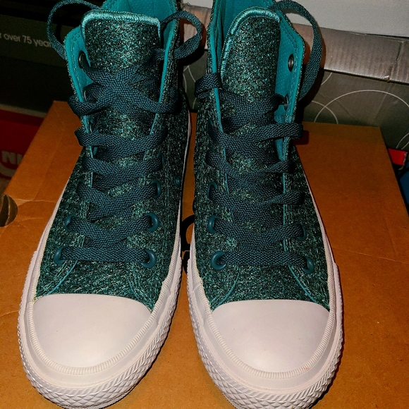 High Top Converse - Picture 1 of 5